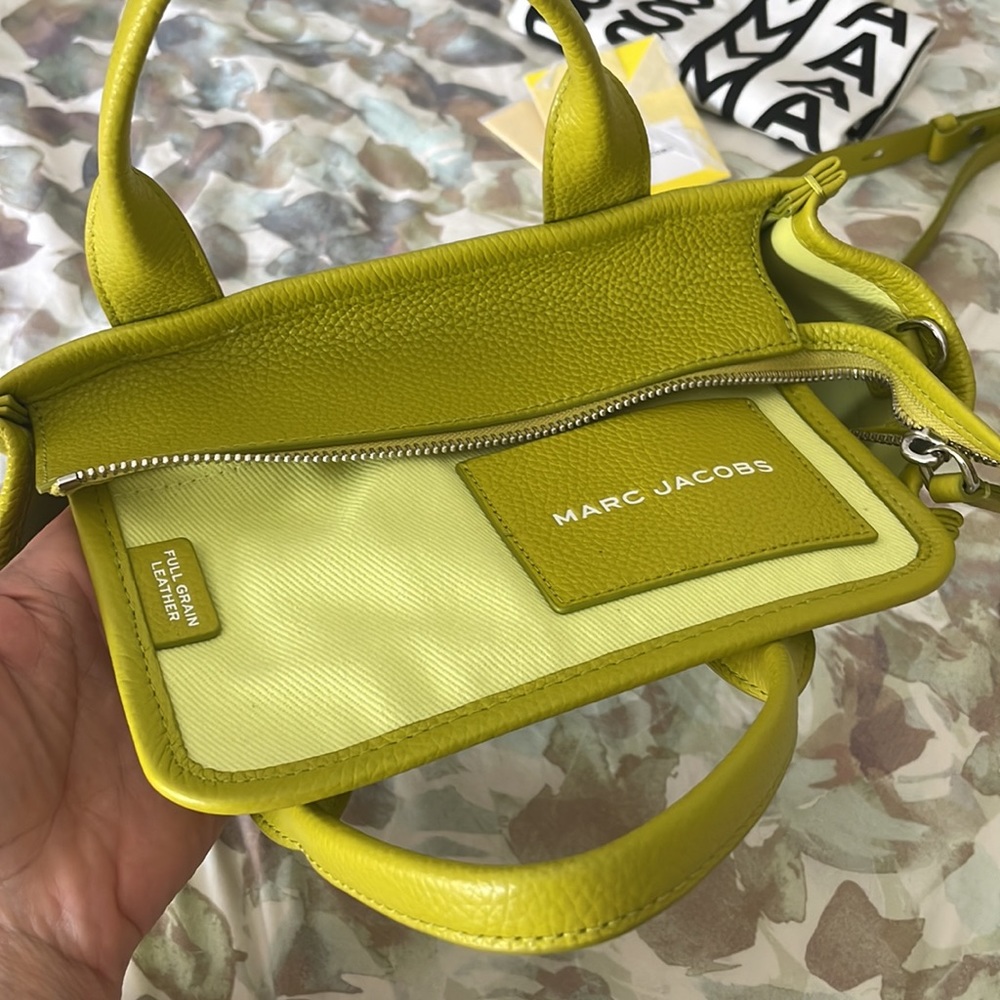Like New with Tags Marc Jacobs Citronella The Tote Bag - Small size - Picture 4 of 5